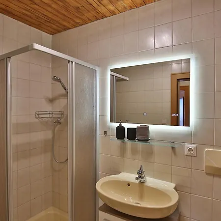 Alpboden アパート